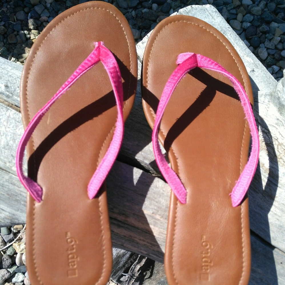 Apt 9 Pink Satin Sandals Sz 8